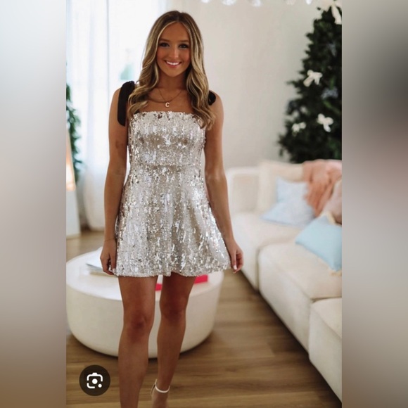 LoveShackFancy Candice in Silver Sz XL - Picture 1 of 4